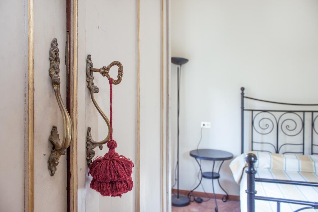 Casa La Viola Blu Bed & Breakfast Чернобио Стая снимка